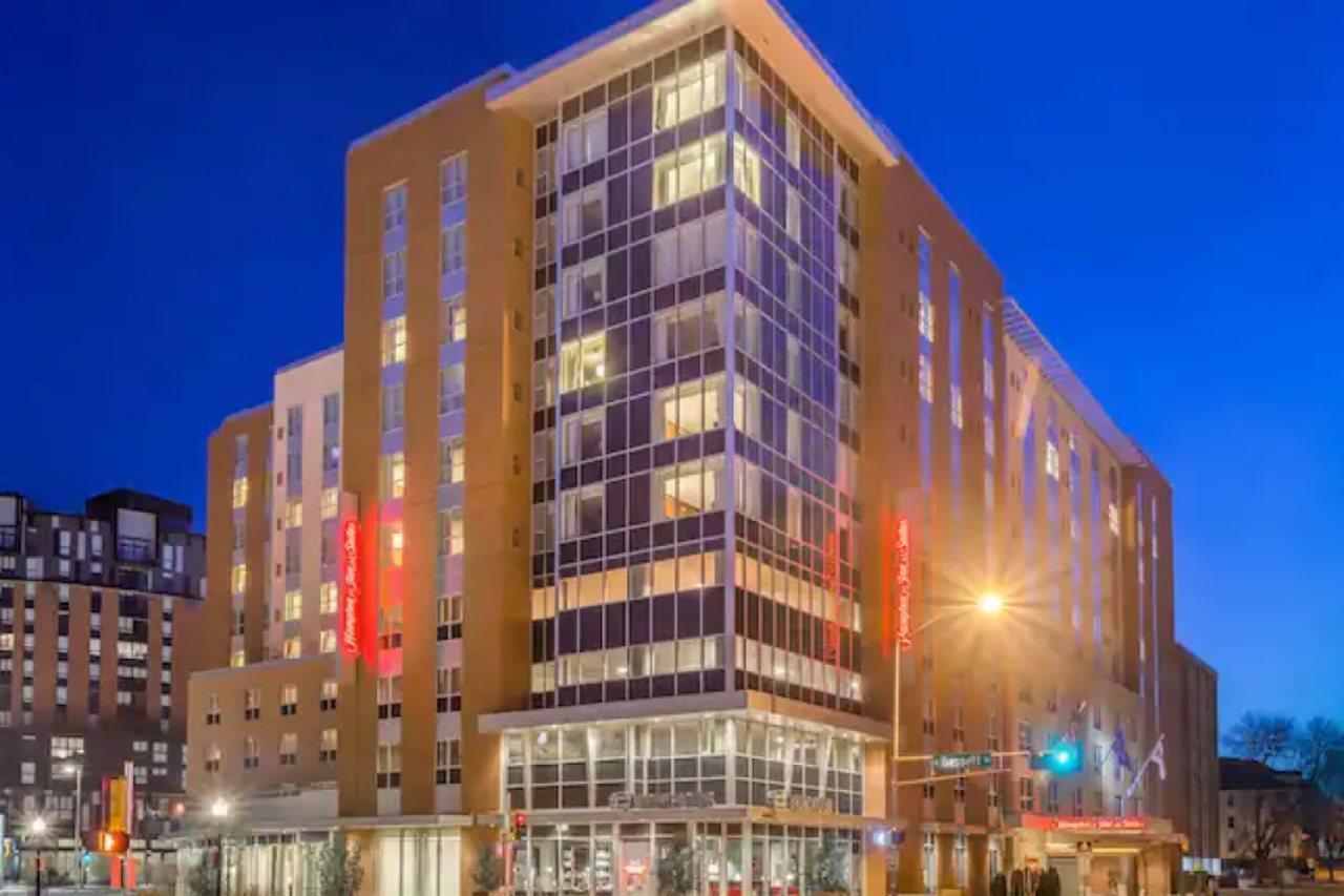 Hampton Inn & Suites Madison Downtown Exterior foto